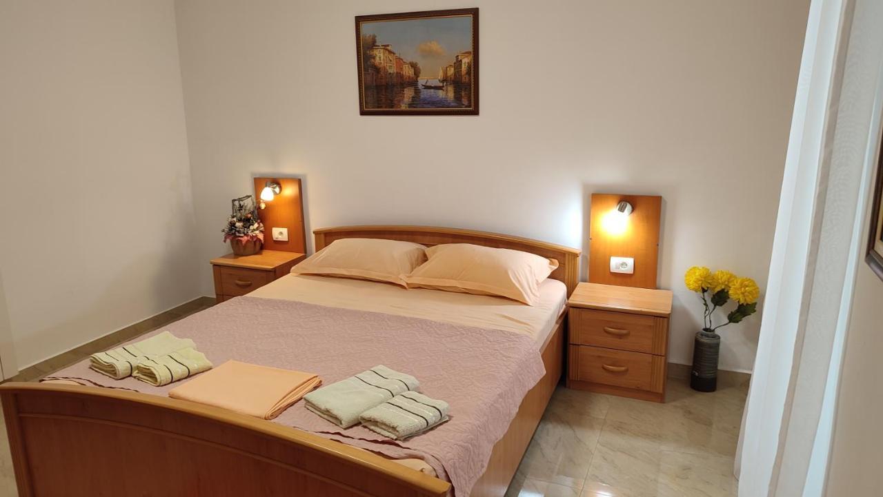 Apartments Familia Budva Exteriör bild