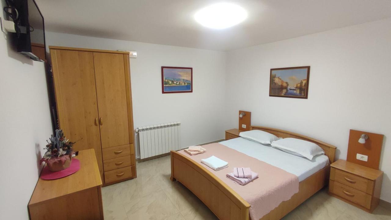 Apartments Familia Budva Exteriör bild
