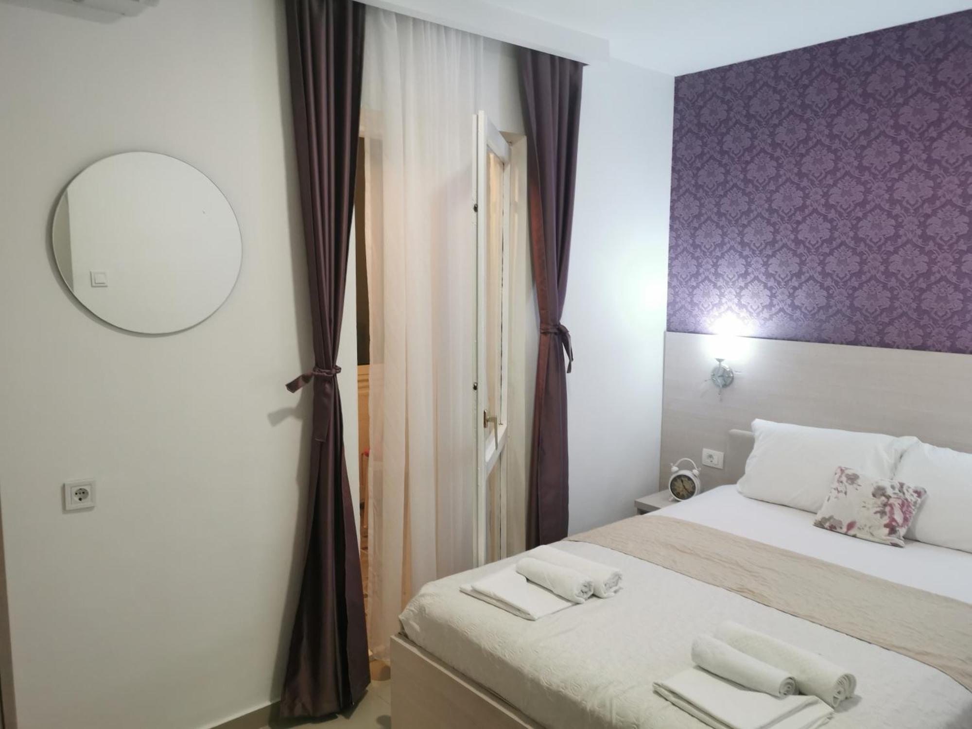 Apartments Familia Budva Rum bild