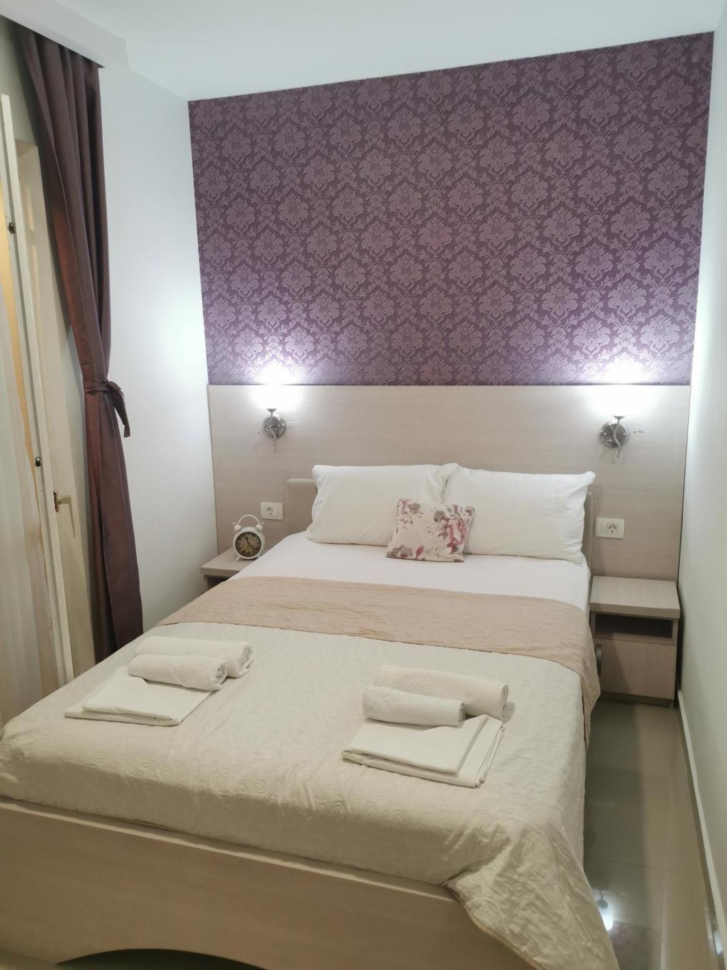 Apartments Familia Budva Rum bild