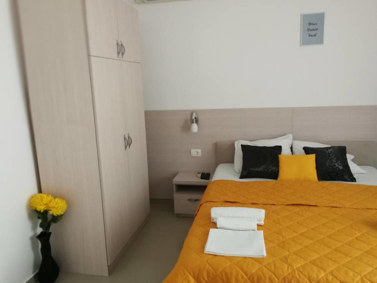 Apartments Familia Budva Exteriör bild