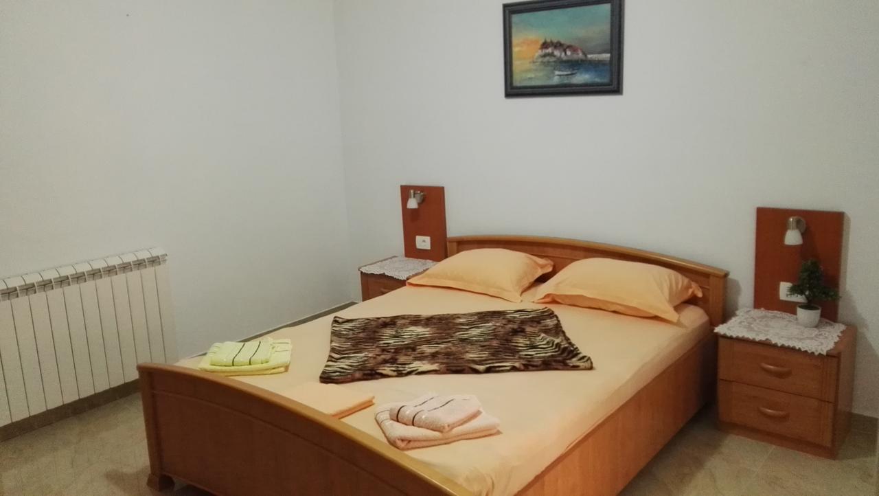 Apartments Familia Budva Exteriör bild