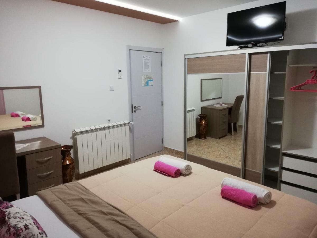 Apartments Familia Budva Exteriör bild