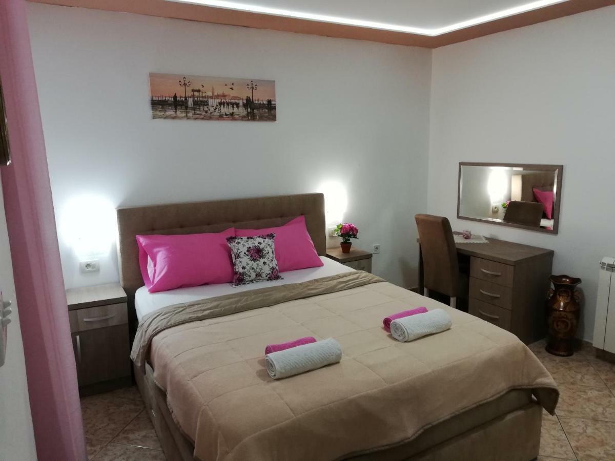 Apartments Familia Budva Exteriör bild